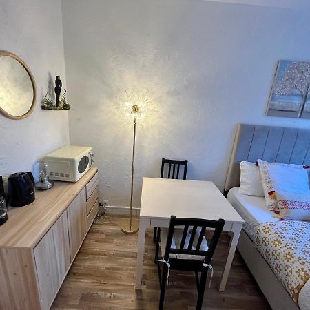 Studio Situe A 5 Min Du Chateau De Versailles Et Stationnement Gratuit Extérieur photo