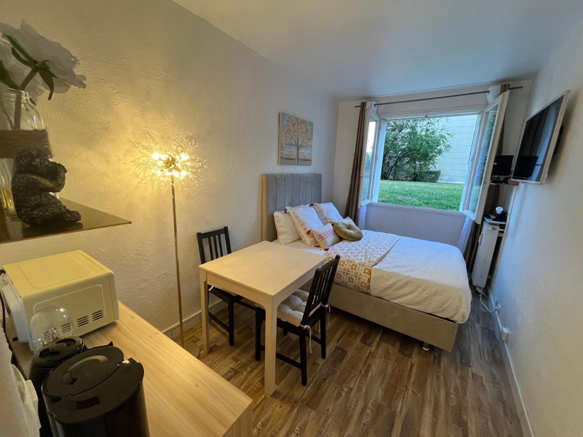 Studio Situe A 5 Min Du Chateau De Versailles Et Stationnement Gratuit Extérieur photo
